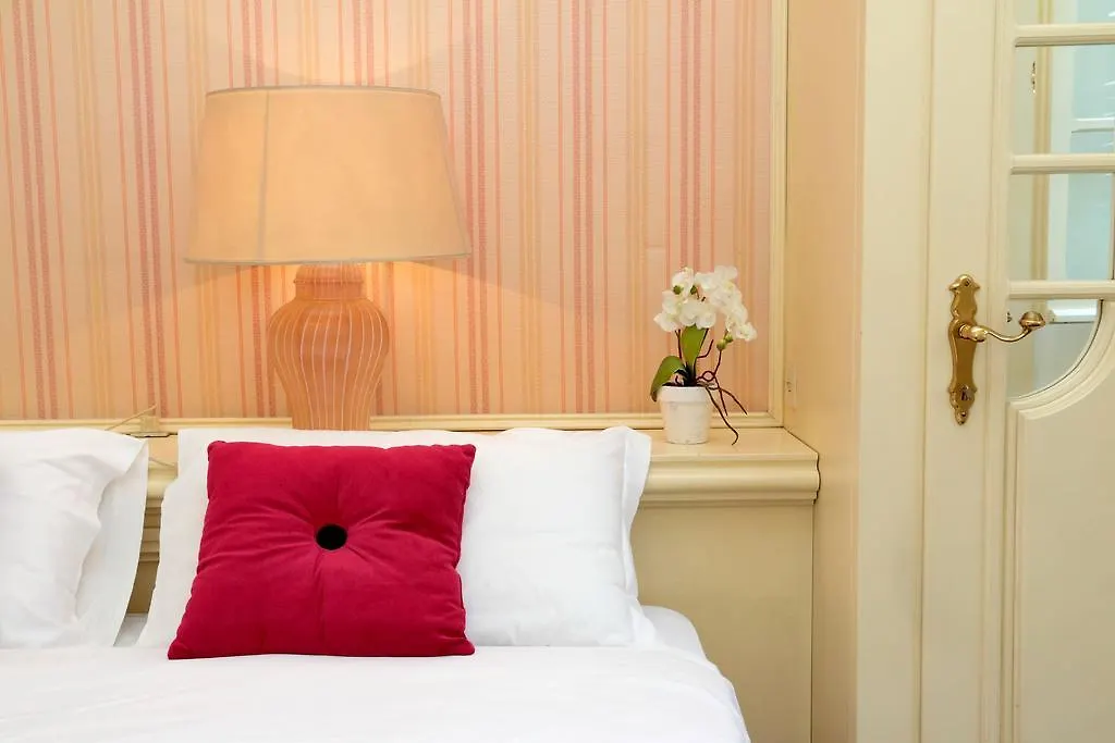 Pompeo Apartment Rome Italy